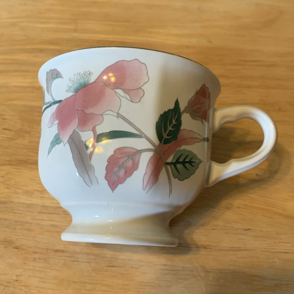 💐 Mikasa Continental Tea Cup